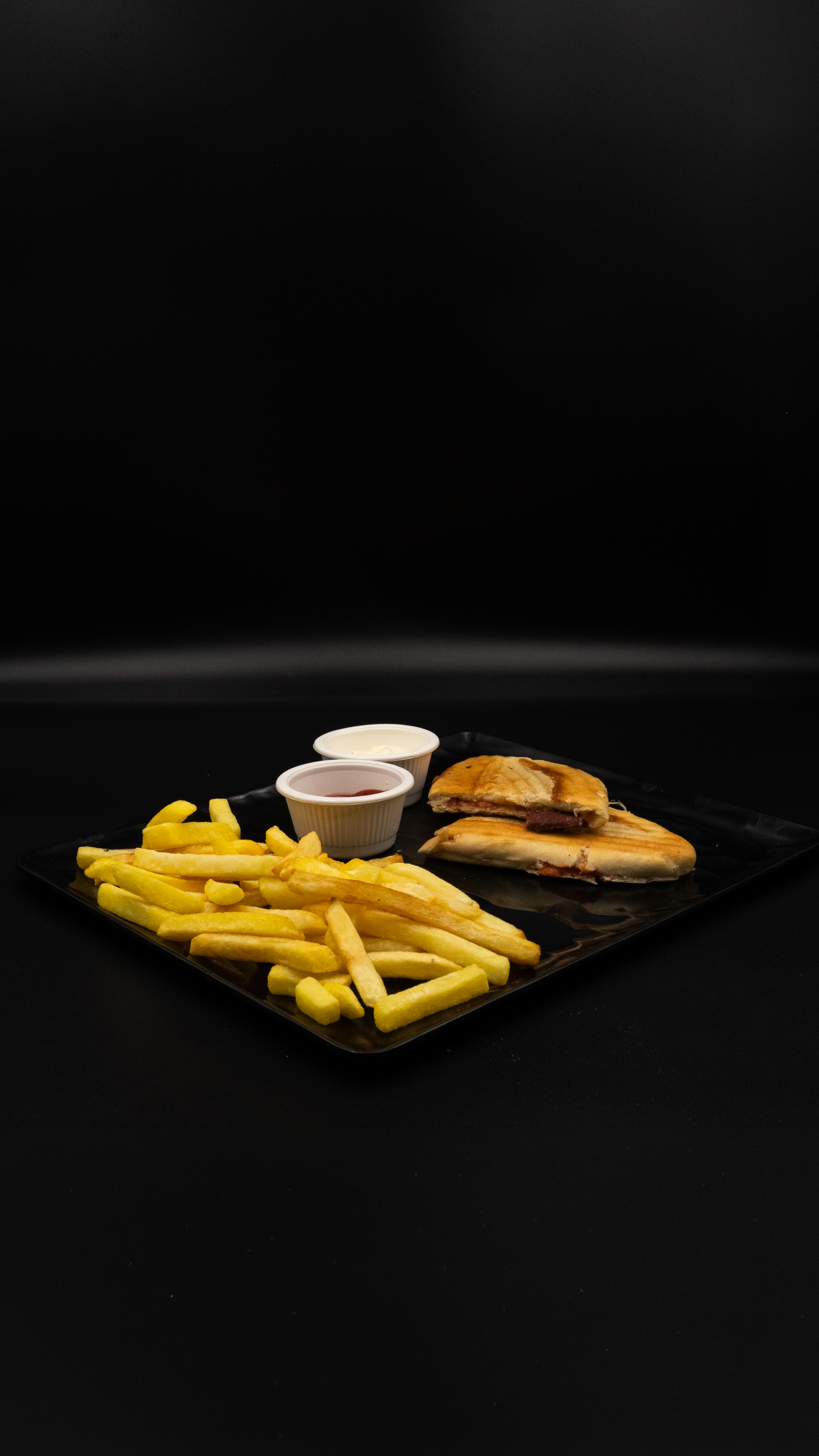 Kavurmalı Kaşarlı Cheddarlı Tost